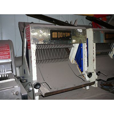 trancheuse à pain SINMAG modèle: SM-302 120V / 60HZ / 1PH