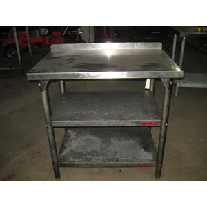 Table de travail 2 tablettes mke avec dado 2 po 24x36x34h