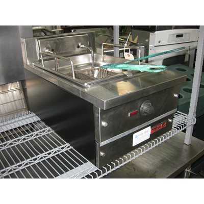 Friteuse de table MKE Mod:B10M 240 v