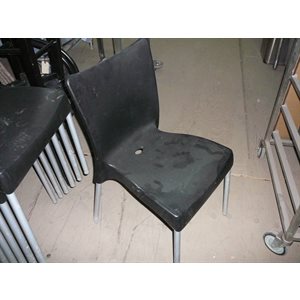 Chaise plastique noir empilable